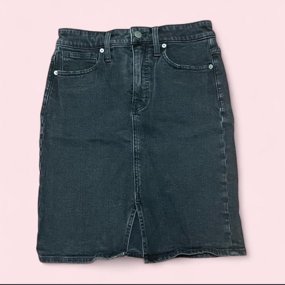 Madewell Stretch Denim Pegged Skirt in Lunar Wash (Black) – Size 27 – GUC